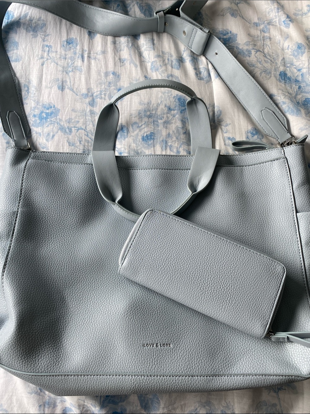 Love & Lore Blue Faux Leather Tote with Matching Wallet